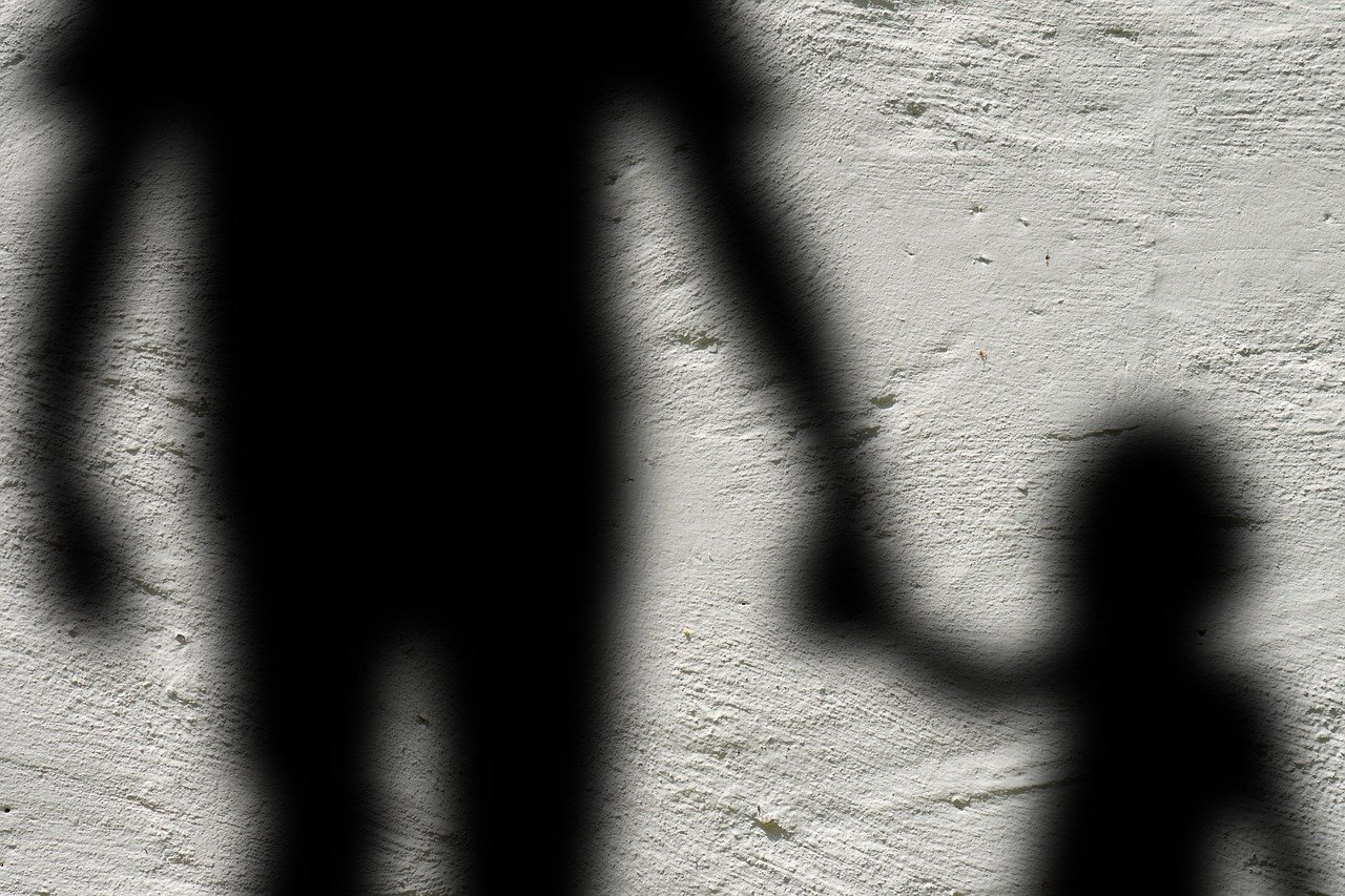 Großrazzia deckt Schleusernetzwerk auf